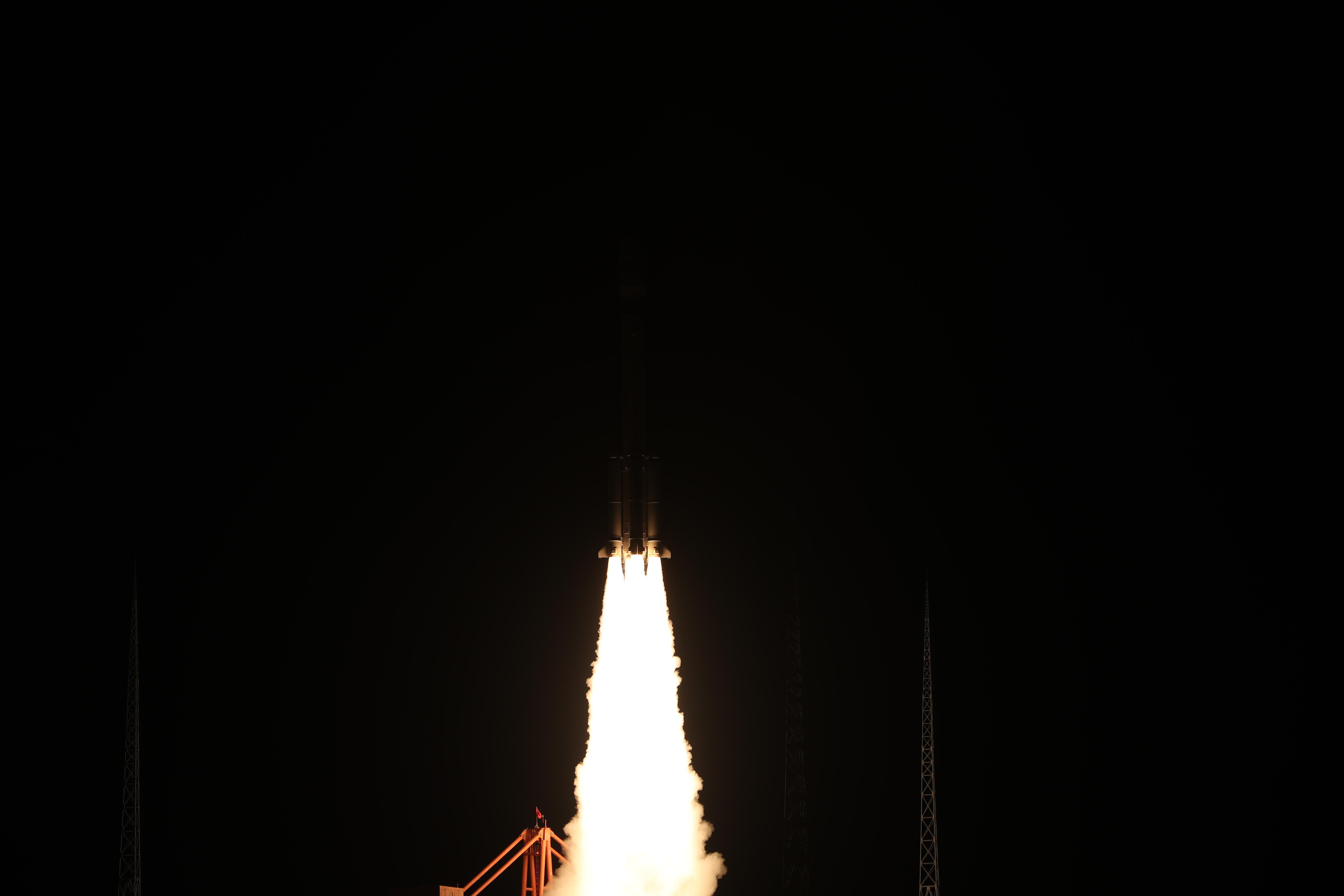 长六甲火箭成功发射遥感五十号02星