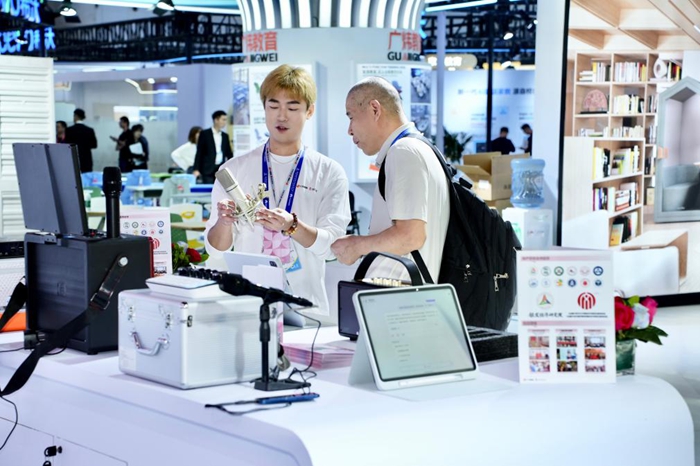 银发经济下半场：乐龄文化服务迎来范式重构