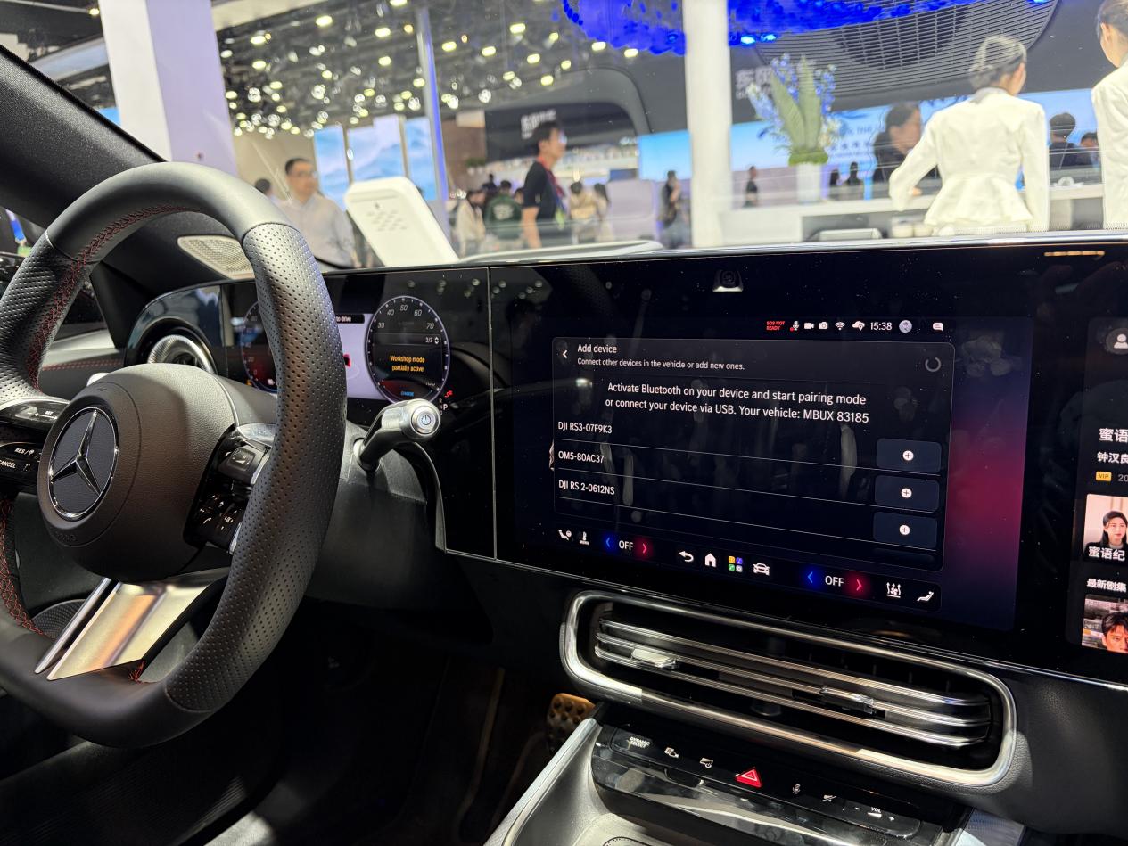 国产狂奔，国外狂追！外资车企集体“卷智能”