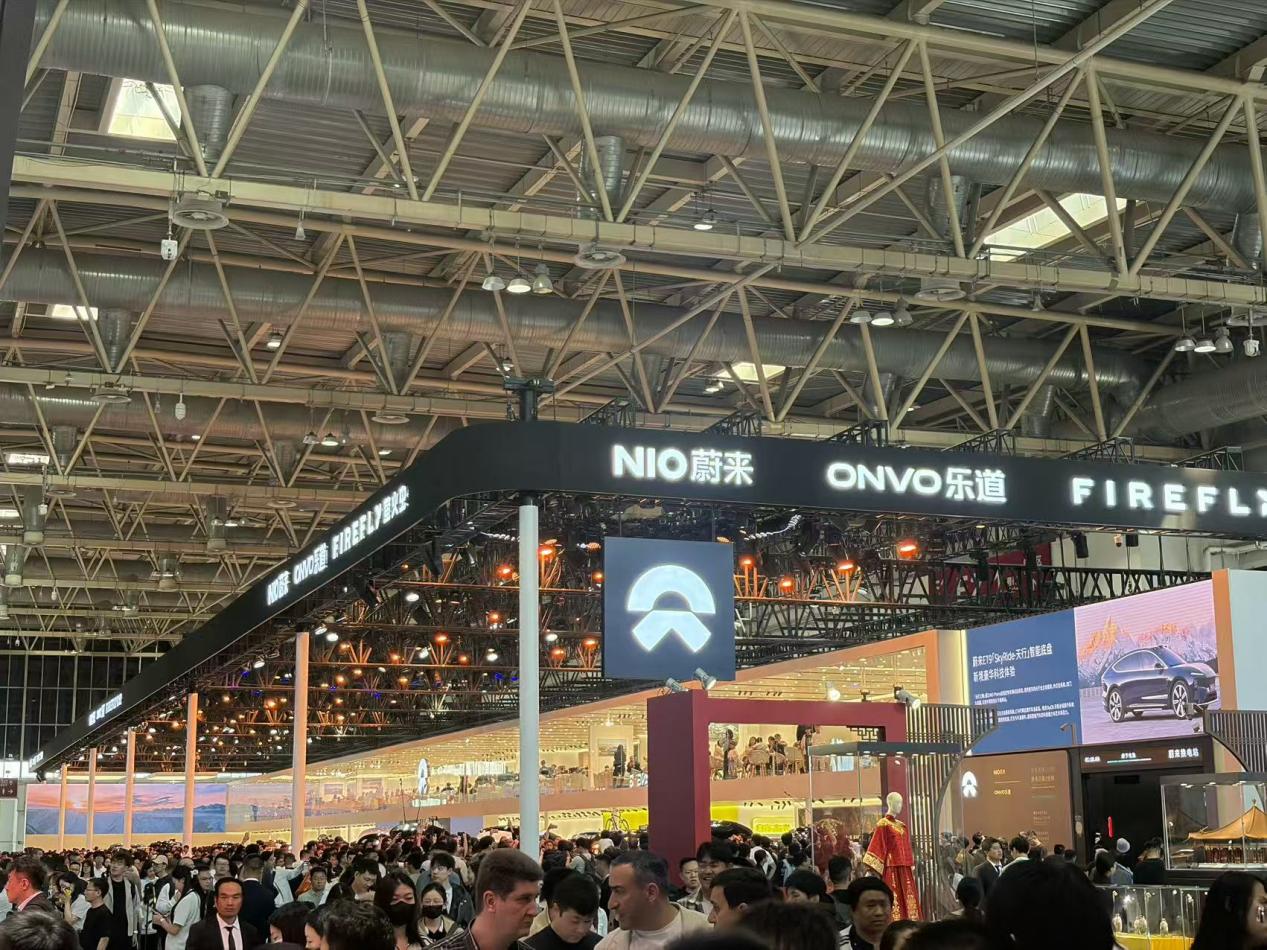 “蔚乐萤”同台背后：细分市场争夺战打响