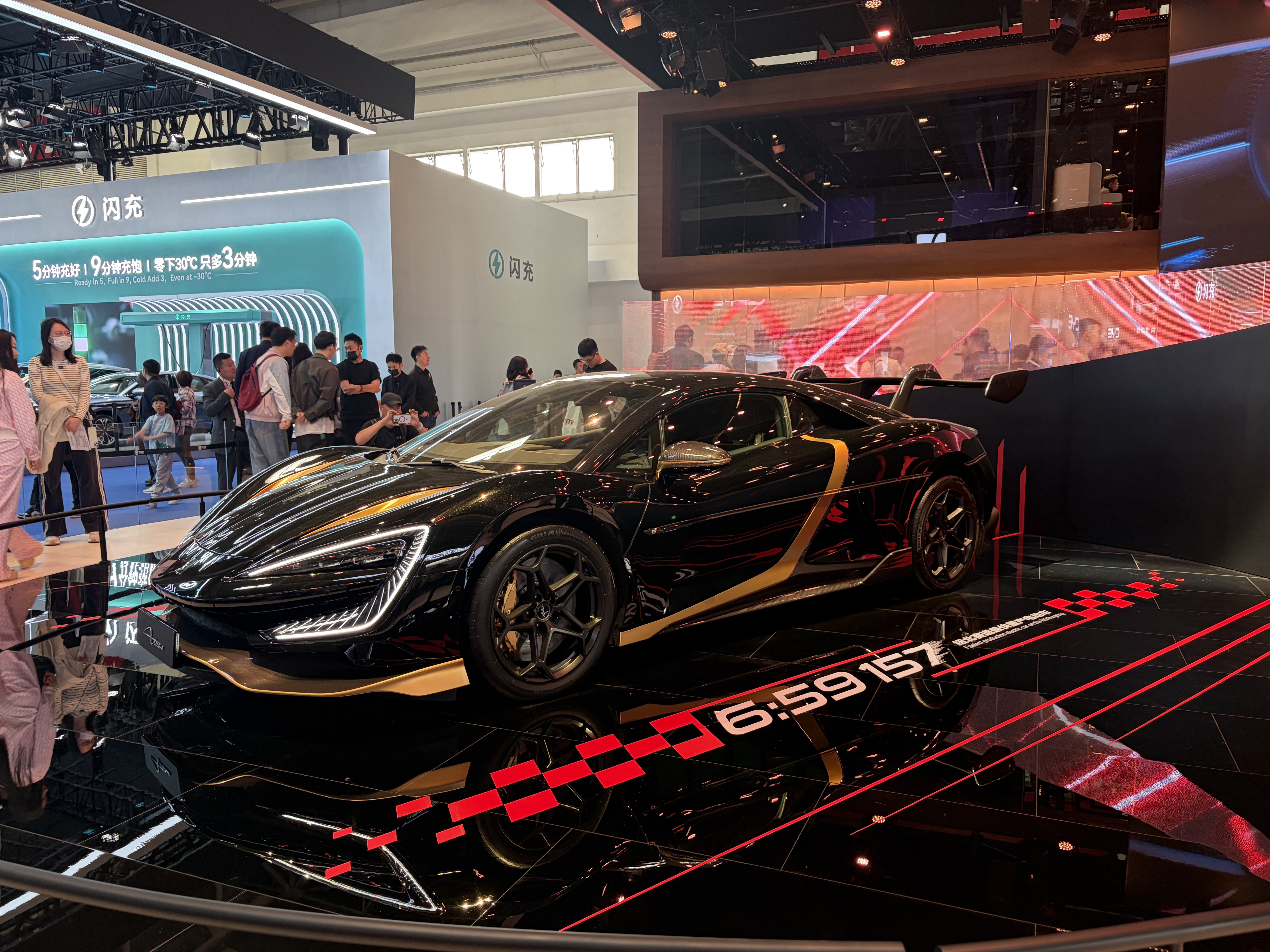 “蔚乐萤”同台背后：细分市场争夺战打响