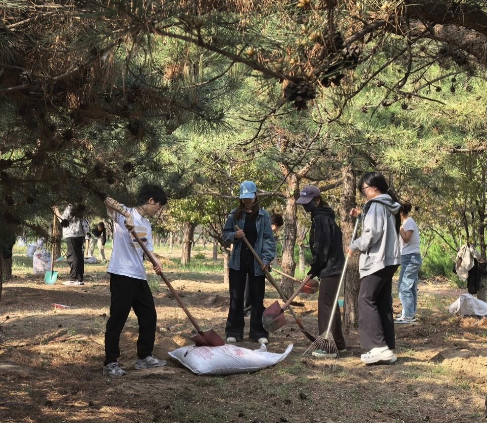 北林大“劳模工匠大讲堂”开讲！“耕读植绿”工作室书写劳动育人答卷