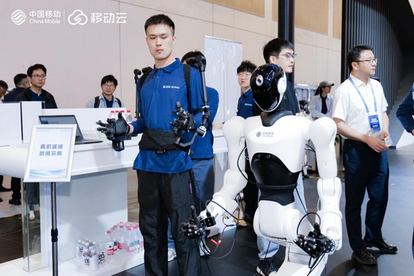 中国移动发布“灵犀数霄”具身智能训练场