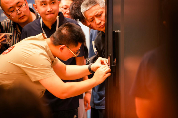 23年安全传奇再续!一场争霸赛,诠释中国安防智造实力 23年安全传奇再续!一场争霸赛,诠释中国安防智造实力