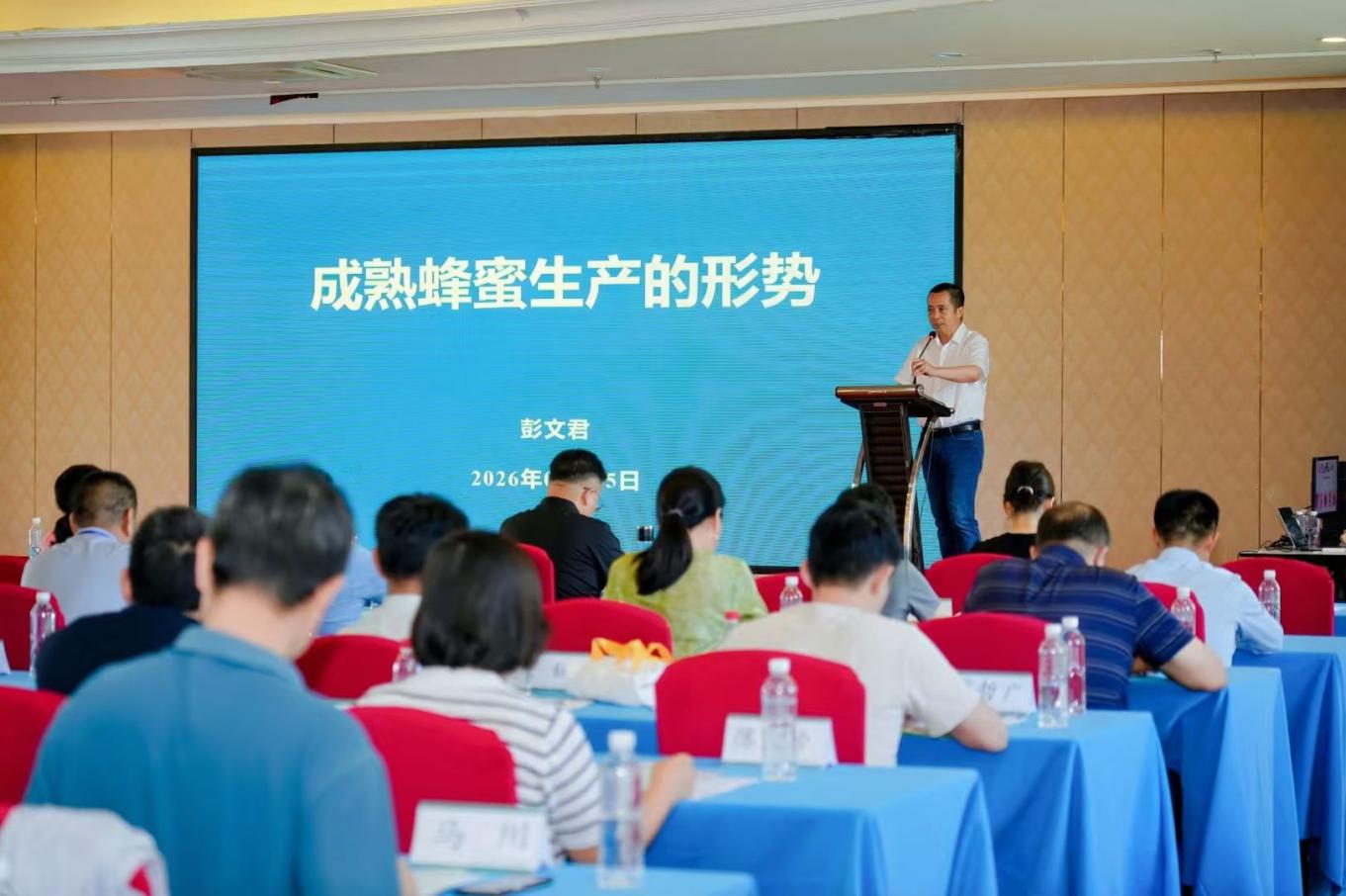 持续推进规模化进程，促进蜂产业提质增效