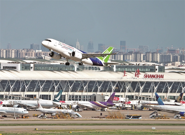 C919飞机高原型完成首次飞行试验