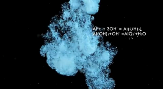 中学实验媲美好莱坞大片化学反应似绚丽舞蹈