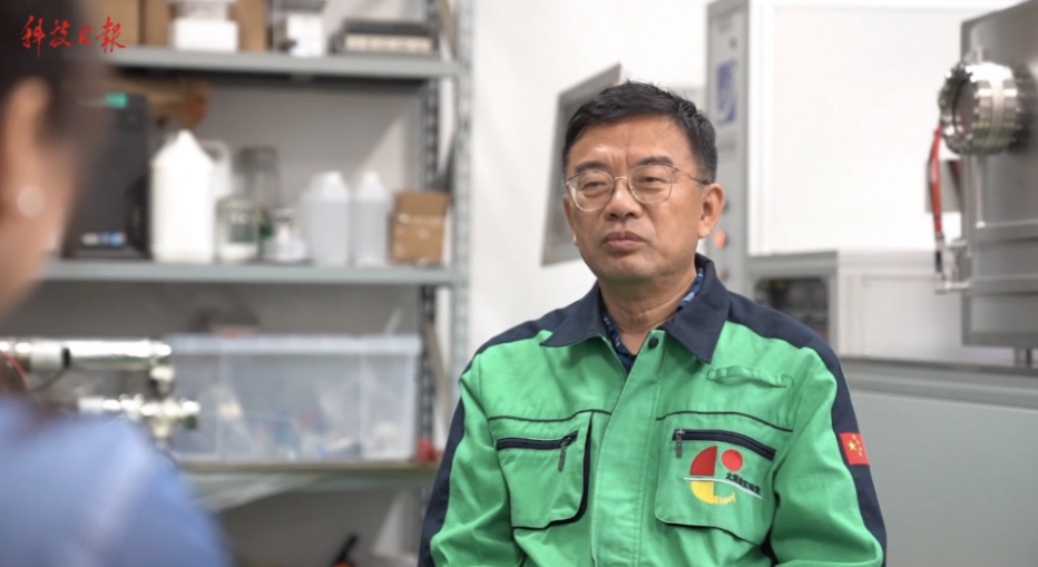 大师课揭秘戈壁滩上的“超级镜子”