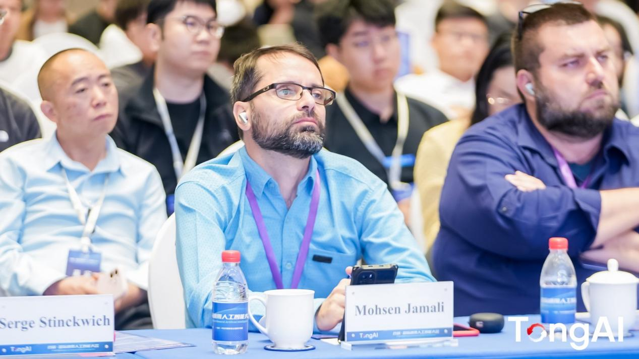 首届国际通用人工智能大会：东西方视角共探AGI未来