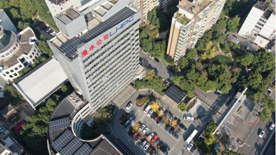 屋顶变身“绿色电站”，分布式光伏激活城市闲置空间