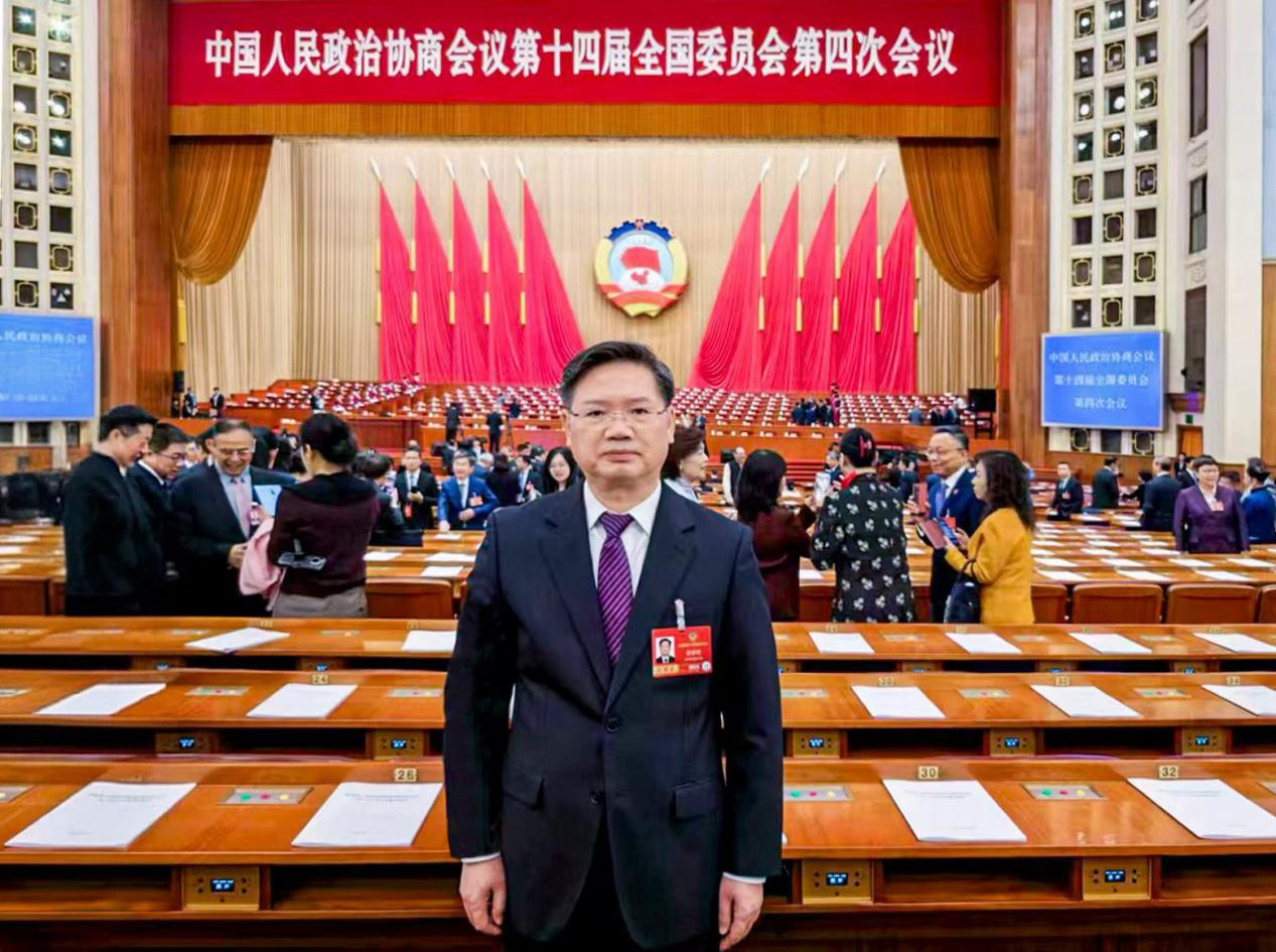 开局之年看科创｜全国政协委员胡望明：以人工智能赋能制造业职工转型