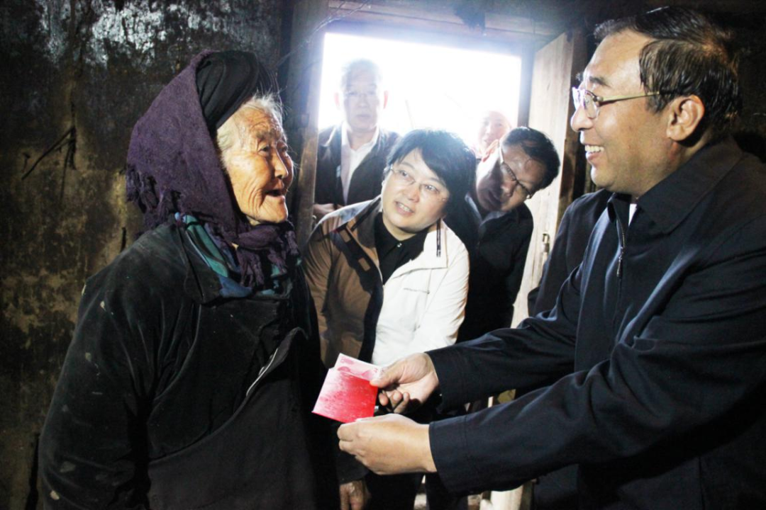圭映初心 臬铸丹青——记九三学社中央原副主席丛斌院士