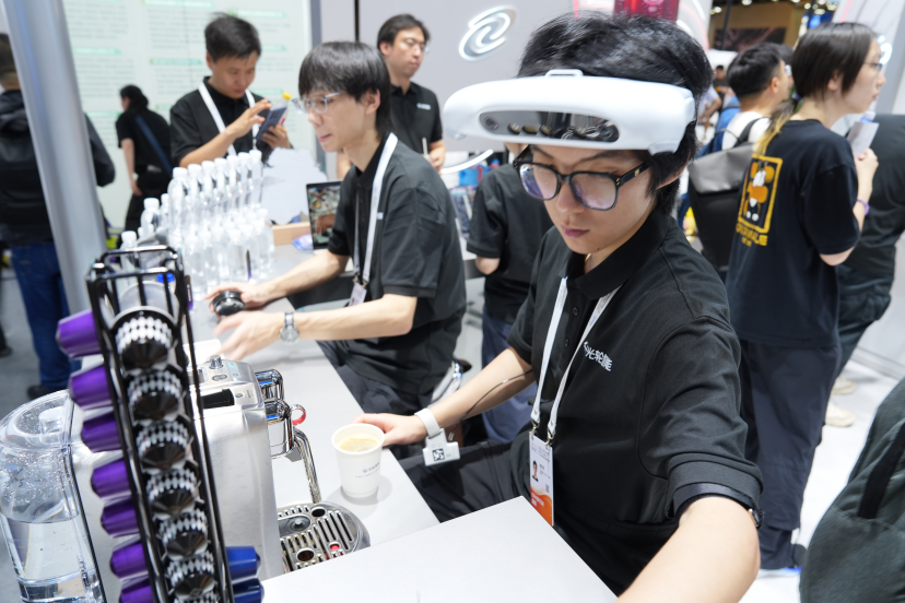 WAIC 2026｜光轮智能杨海波：打造机器人的“学校与考场”