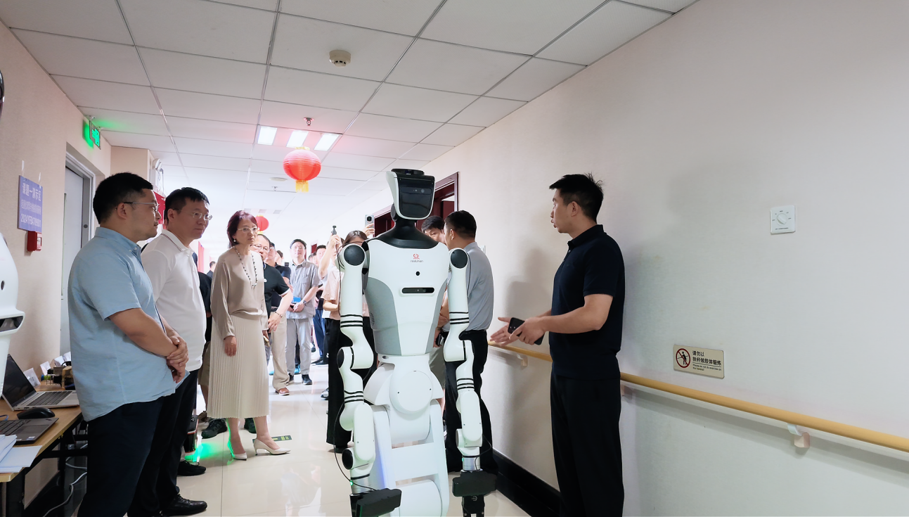 敬老院来了个“新护工” 护理机器人完成“期中考”